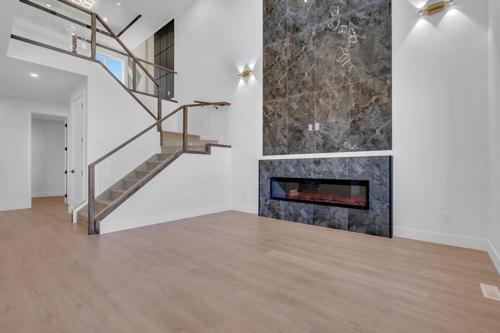 Woodbend Leduc walkout home, listing 2, photo 2